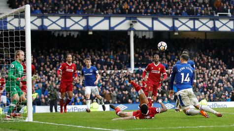 Liverpool y Everton empatan en derby de Merseyside