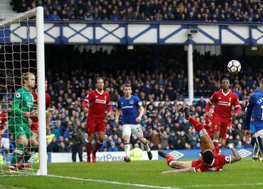 Liverpool y Everton empatan en derby de Merseyside