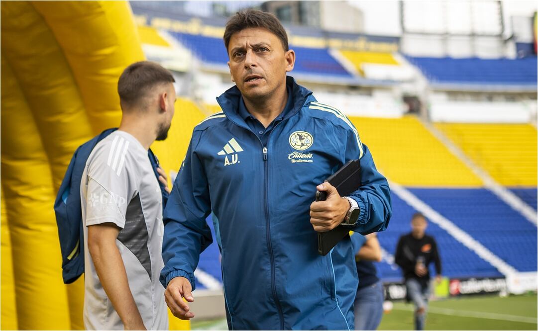 El español Ángel Villacampa, durante su debut en el estadio Azulcrema. FOTO: IMAGO7