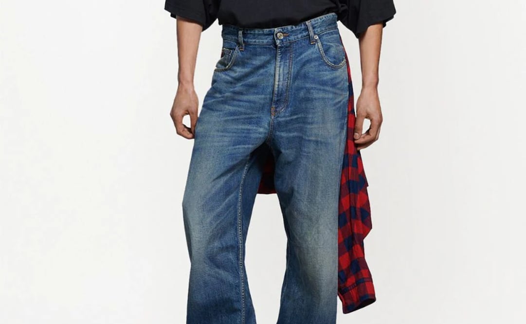 Balenciaga lanzó otro diseño polémico que ya es tendencia en redes sociales. Foto: Farfetch