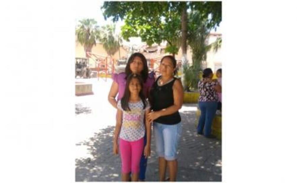 Hija de general se entristece por demolición de escuela afectada en Juchitán