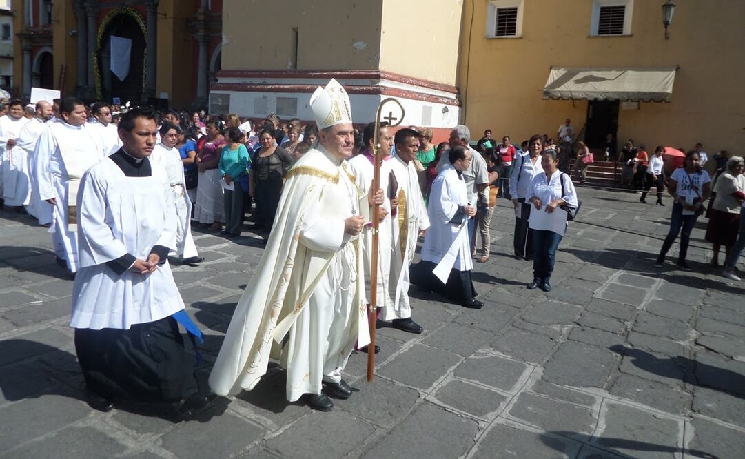El Obispo de Orizaba y dos curas más, fueron asaltados en la autopista Puebla-Veracruz. Fotografía: Parroquia de la Santa Cruz, Orizaba, Ver.
