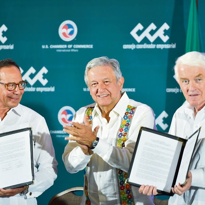 El presidente Andrés Manuel López Obrador resaltó que durante su encuentro con inversionistas de Estados Unidos y de México pidió que le ayuden a crecer 4% anual al final de su sexenio. ESPECIAL