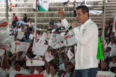 Murat se compromete a revisar ley del transporte estatal