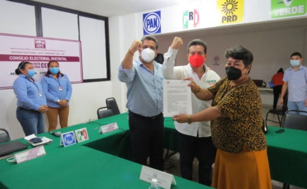 Andrés Granier se registra como candidato de la alianza PRI-PAN en Tabasco