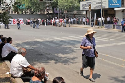 Bucareli vuelve a ser presa de inconformes