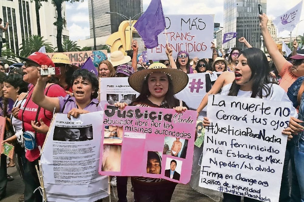 El pasado 24 de abril, bajo el lema #VivasnosQueremos, un grupo de mujeres marcharon en la Ciudad de México contra la violencia de género, acción que se replicó en diversos estados de la República (ARCHIVO EL UNIVERSAL)
