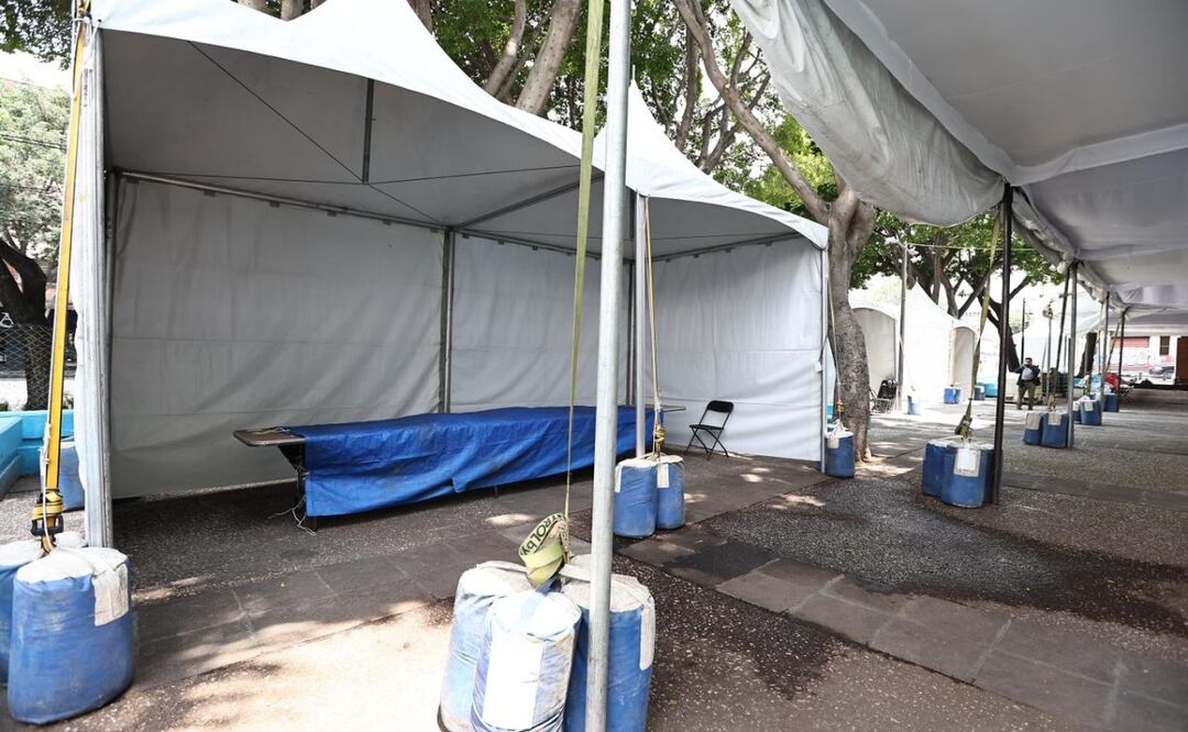 Domingo desolado en el Centro Artesanal Indígena; comerciantes se retiran ante la baja afluencia. Foto: Berenice Fragoso