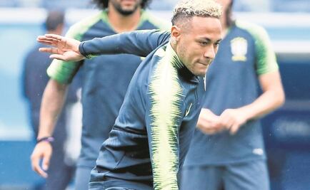 Neymar mejora y es titular