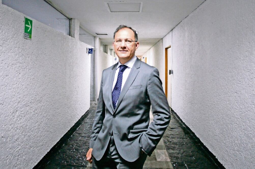 El director general de Promtel, Fernando Borjón, detalló que 50 personas laborarán para darle seguimiento a la construcción de la Red Compartida (ARCHIVO EL UNIVERSAL)