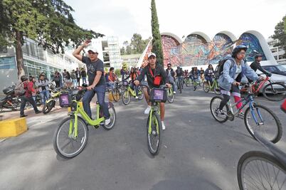 Universitarios exigen una nueva ruta para ciclistas 