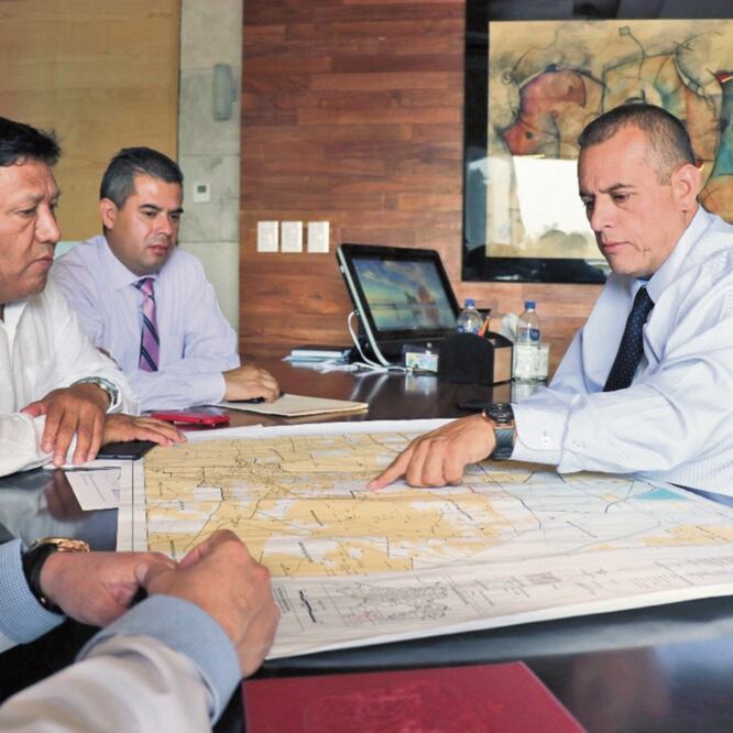 ando Portuguez y Ariel Juárez acordaron iniciar los trabajos para definir la frontera entre las dos demarcaciones. CORTESÍA