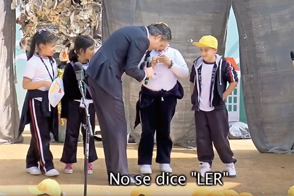 El video de la niña corrigiendo al titular de la Secretaría de Educación Pública , Aurelio Nuño Mayer, se hizo viral en internet (TOMADA DE YOUTUBE)