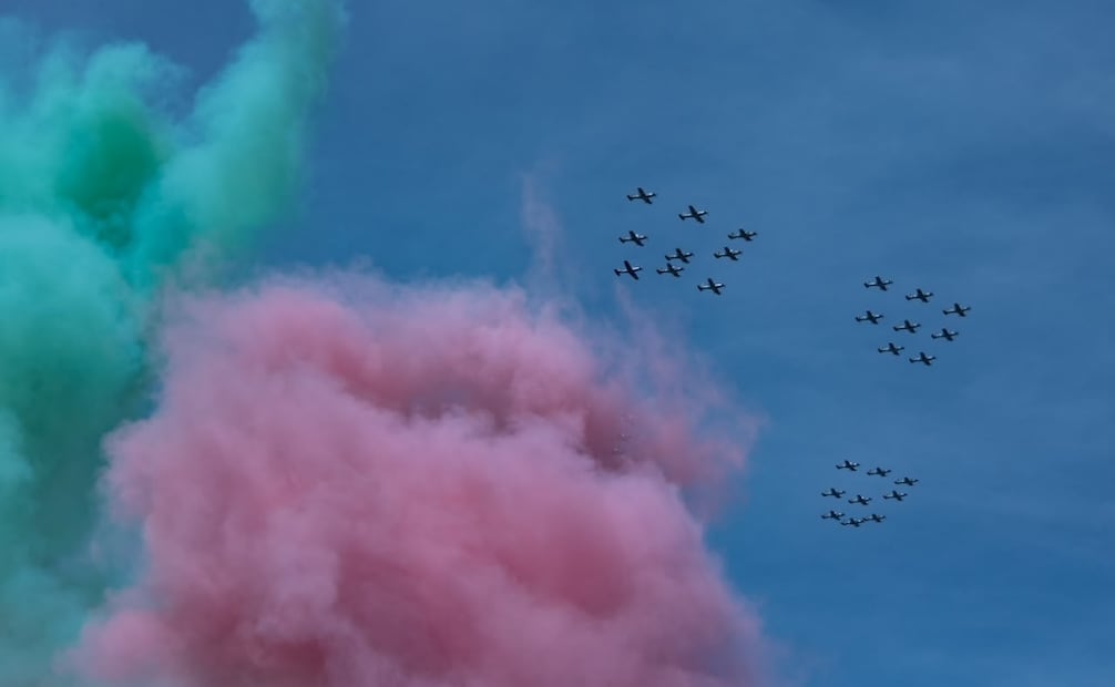 Desfile conmemorativo por el Grito de Independencia: Fuerza Aérea Mexicana
realizando formaciones en el cielo. Foto: Hugo Salvador / EL UNIVERSAL