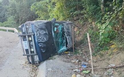 Volcadura de camioneta en Simojovel, Chiapas deja dos muertos y ocho heridos; lesionado grave es trasladado en helicóptero