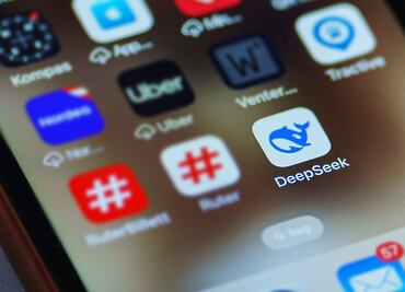 DeepSeek apuesta por el código abierto; inteligencia artificial China gana primer lugar en descargas gratuitas