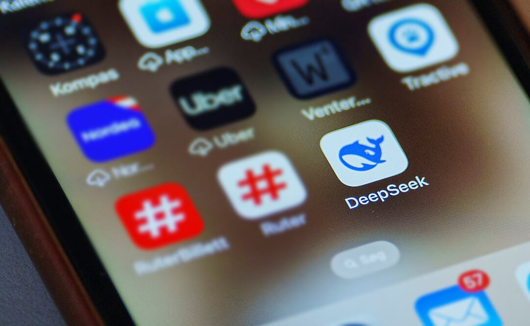 La aplicación china DeepSeek en un teléfono móvil en Copenhague, Dinamarca, 27 de enero de 2025. La aplicación DeepSeek es de uso gratuito.  Foto: EFE