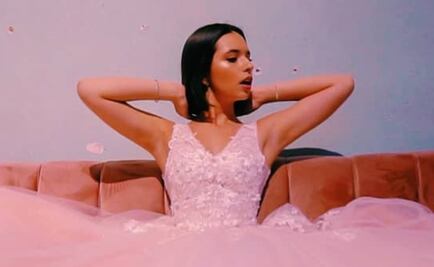 Sorprende hija de Pepe Aguilar en sus XV años