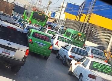 Transportistas bloquean principales entradas a Tultitlán; autoridades buscan retirar paradero no autorizado afuera de Hospital del ISSSTE