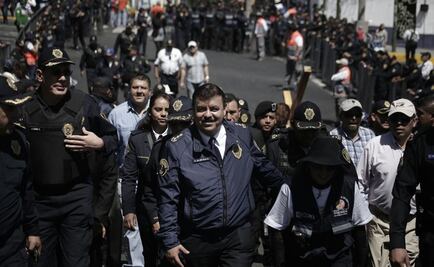 Almeida encabeza operativo en Iztapalapa