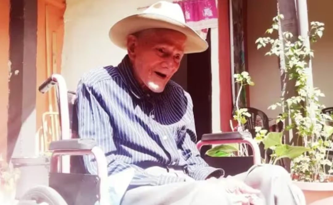 Juan Vicente Pérez Mora fue confirmado oficialmente como el hombre más longevo con vida el 4 de febrero de 2022, cuando tenía 112 años y 253 días, de acuerdo con una reseña del sitio Guinness World Records.