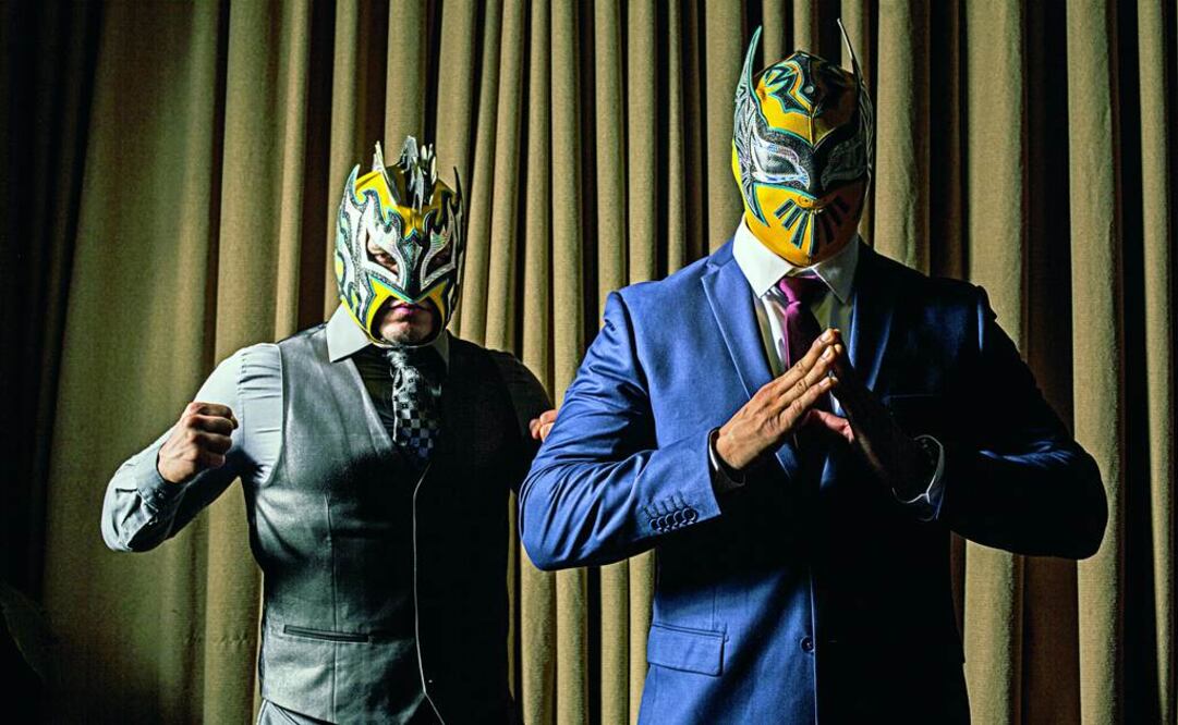 Los Lucha Dragons es la dupla de Sin Cara y Kalisto, y encabeza el lanzamiento para las tres fechas de la WWE en octubre (Foto: GERMÁN ESPINOSA. EL UNIVERSAL)