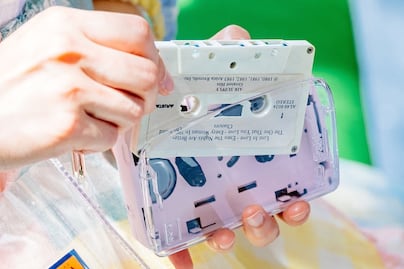 Conoce el walkman con Bluetooth, justo en la nostalgia