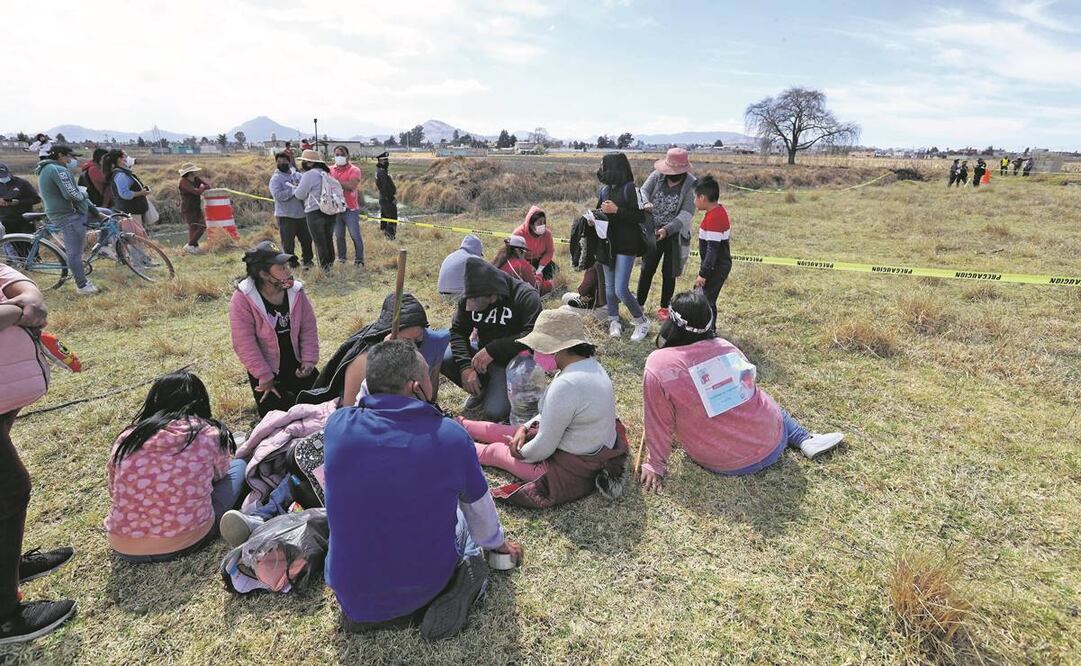Familiares, amigos y vecinos participaron en la jornada de búsqueda de Víctor Manuel, quien llevaba cinco días desaparecido. Foto: Jorge Alvarado/ EL UNIVERSAL.