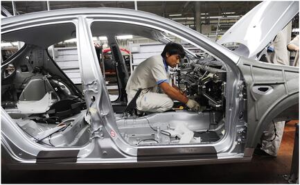 Industria automotriz en EU pide abrir plantas en México el 12 de mayo