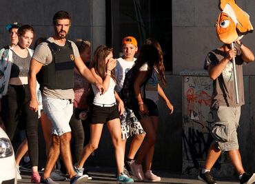 Atentado en Barcelona. "Lo vimos todo... había familias con niños pequeños"