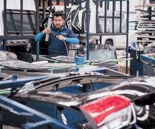 La producción de autos decrece 13% en agosto: Inegi