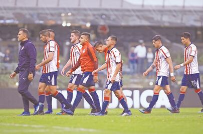 En Chivas mejoran o dicen adiós