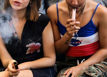 Singapur va contra proveedores de vapeadores; los castigará con 15 latigazos y hasta 20 años de cárcel en Bangkok