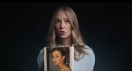 “Merecemos la verdad” víctimas de Epstein sacan video en el Super Bowl LX; “aún no se publican 3 millones de archivos”