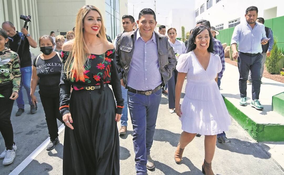 El mandatario estatal recorrió el albergue, que cuenta con áreas de alojamiento, unidad médica, cocina, lavandería y zonas recreativas. Foto: Especial