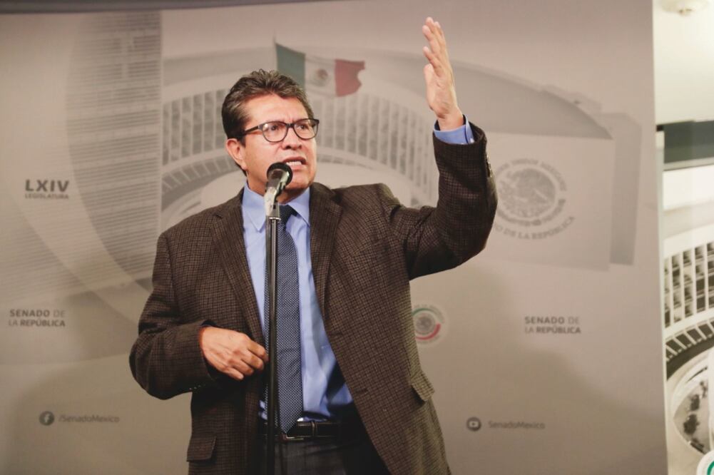 Ricardo Monreal, coordinador de Morena, señaló que la dieta de los senadores de la Legislatura entrante será reducida; el monto del recorte se estima en 13 mil pesos mensuales. Foto: IVÁN STEPHENS. EL UNIVERSAL