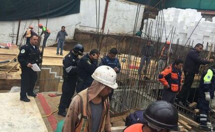 Worker trapped after construction collapse in Santa Fe