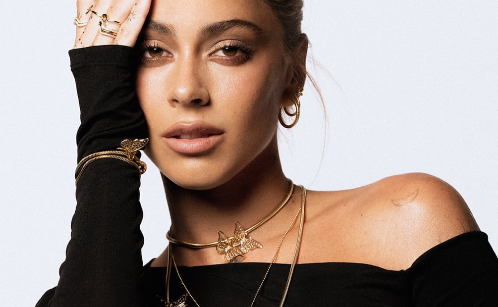 Entre brillo y forma, el equilibrio está en cómo se lleva. Foto: Cortesía Pandora