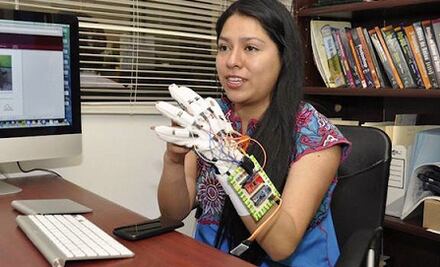 En proceso, venta de guante traductor de señas