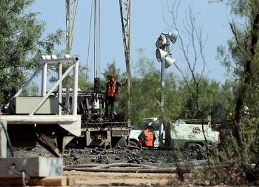 Alistan nuevo plan de rescate de mineros en Sabinas, con consentimiento de familiares