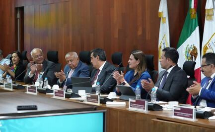 Francisco Garduño entrega el INM a Sergio Salomón Céspedes; realizan ceremonia de transición