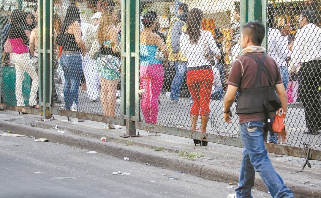 Organizaciones civiles continúan entregando despensas y apoyos a trabajadoras sexuales en la crisis sanitaria. Foto: ARCHIVO EL UNIVERSAL