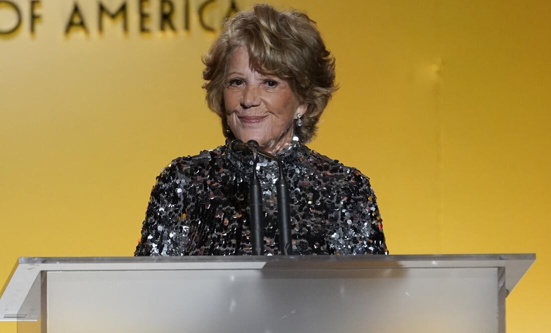 Linda Lavin habla en la 33.ª edición anual de los premios Producers Guild Awards, el 19 de marzo de 2022. Foto: AP/Chris Pizzello, archivo.