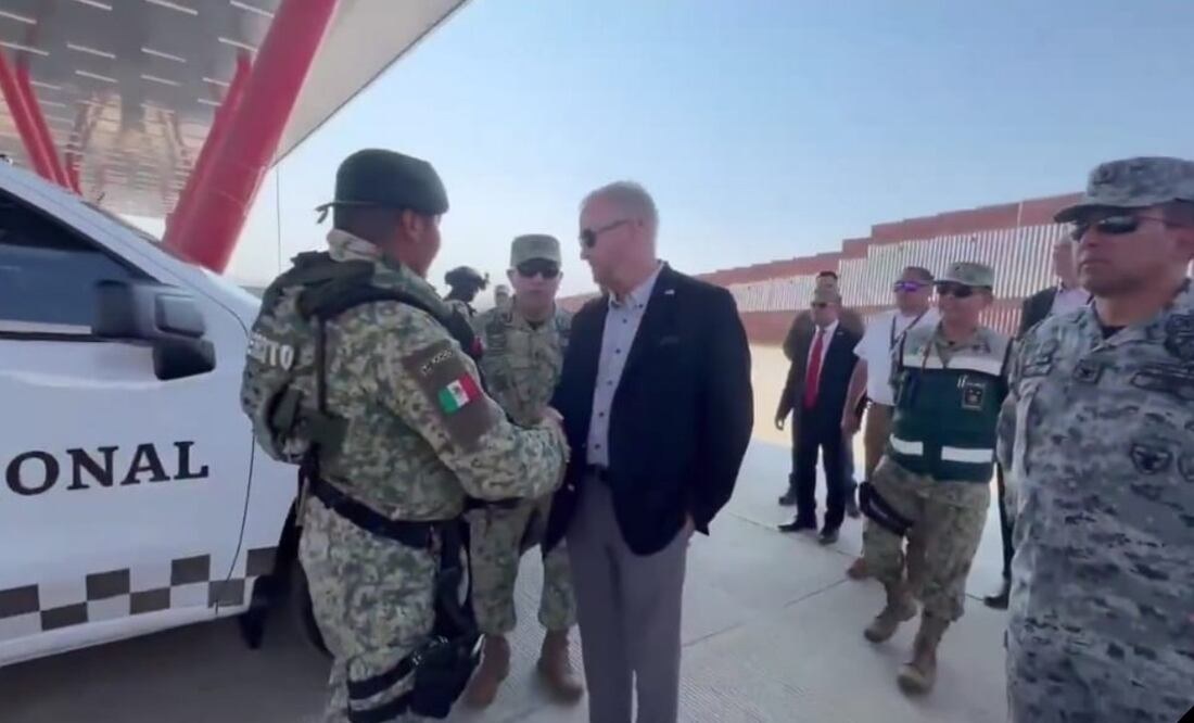 Embajador Ronald Johnson visita frontera con México; saluda a Ejército y Guardia Nacional en operativo espejo. Foto: Captura de pantalla