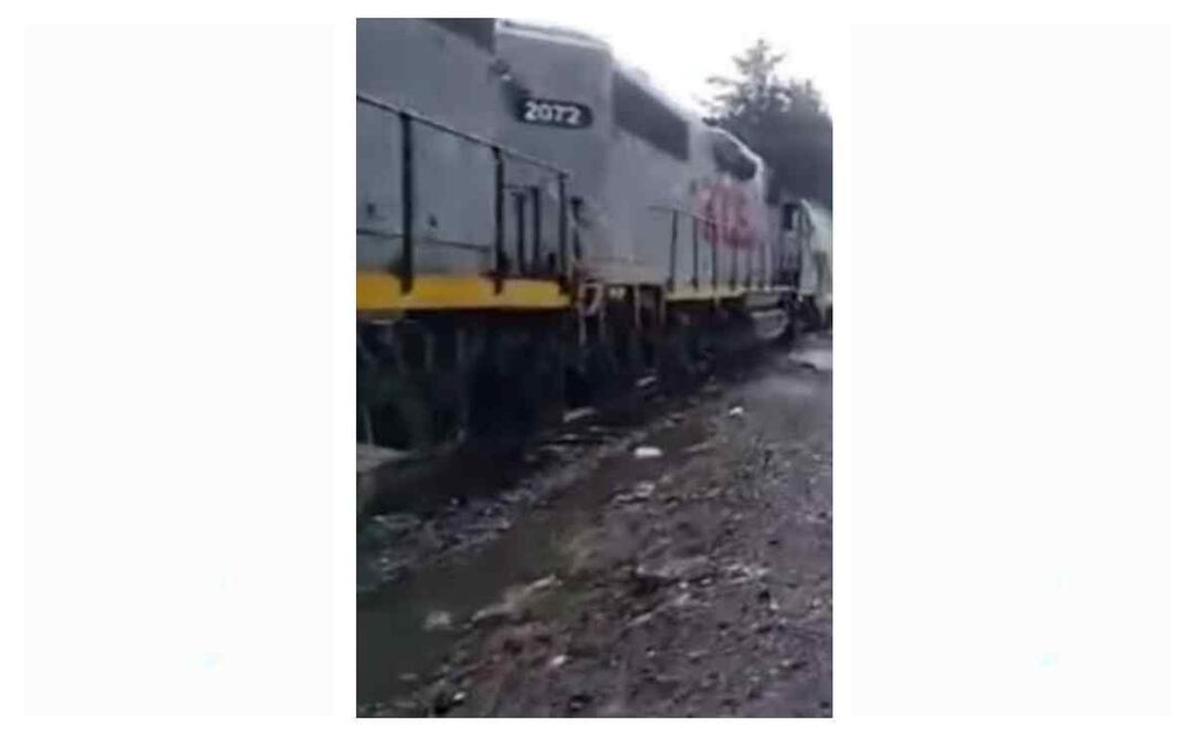 Un bache provocó  el descarrilamiento de un vagón del tren de la empresa Kansas City Southern de México. Foto: Especial