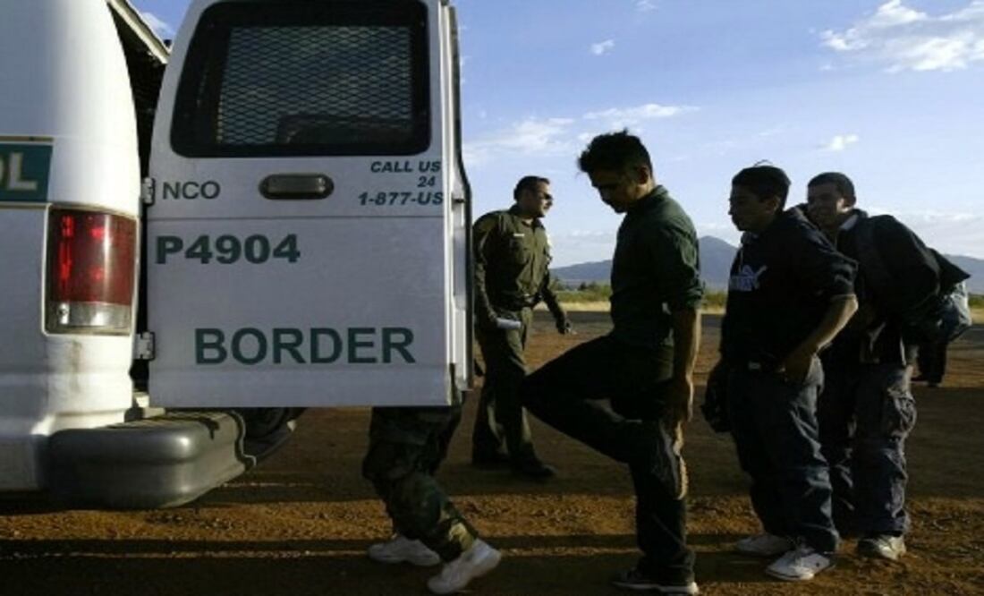 A total of 819,000 people migrated from Mexico to the United States from 2008 to 2012, compared with 1.9 million from 2003 to 2007. (Photo: AP)
