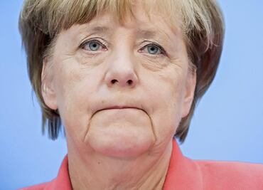 Merkel asume responsabilidad tras resultados electorales de su partido