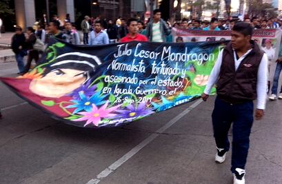 Padres de los 43 piden justicia por normalista desollado