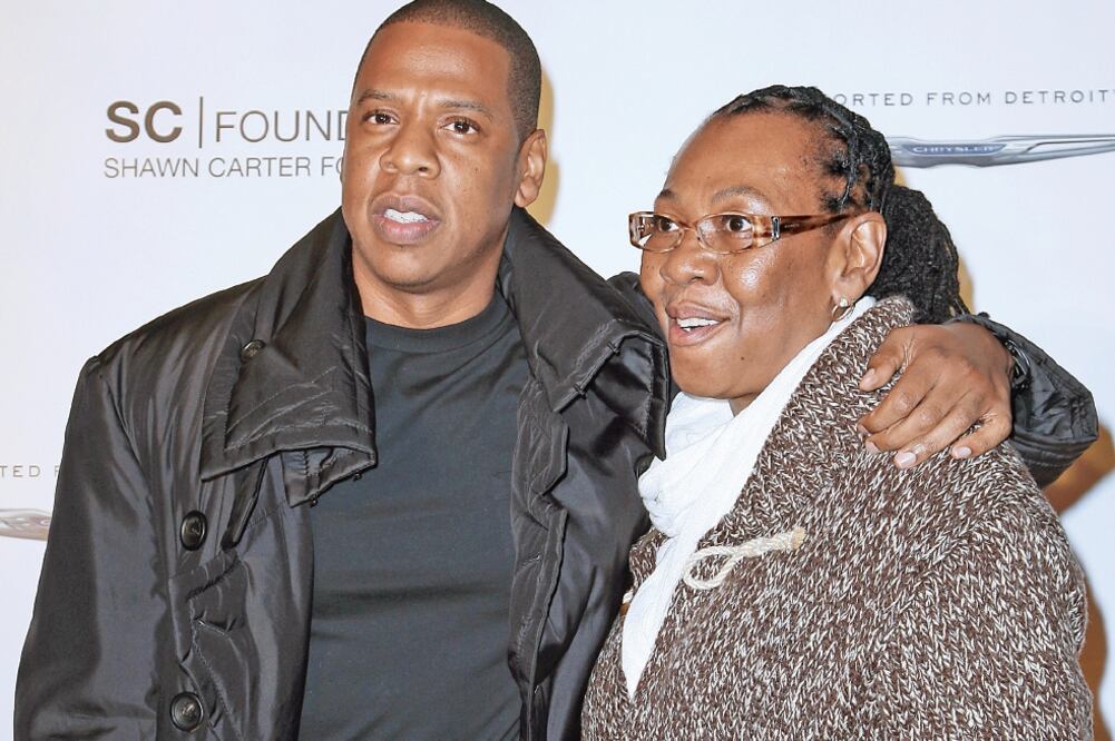 Jay-Z dedicó canción a su mamá, Gloria Carter (AP)