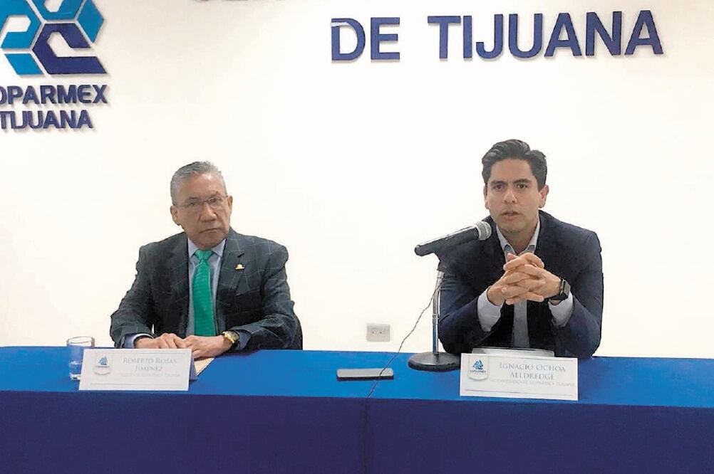 El presidente y vicepresidente de la Coparmex, Roberto Rosas Jiménez e Ignacio Ochoa Alldredge, respectivamente, explicaron que el amparo busca evitar el desgaste de capital humano y de recursos públicos. Foto/GABRIELA MARTÍNEZ. EL UNIVERSAL